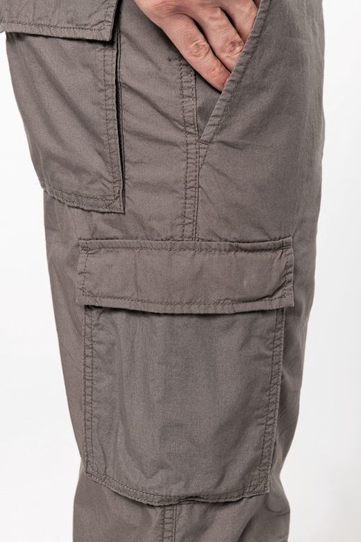 Leichte Herrenhose mit mehreren Taschen