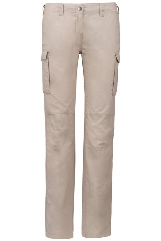 Leichte Damenhose mit mehreren Taschen