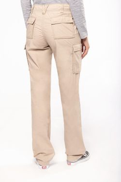 Leichte Damenhose mit mehreren Taschen