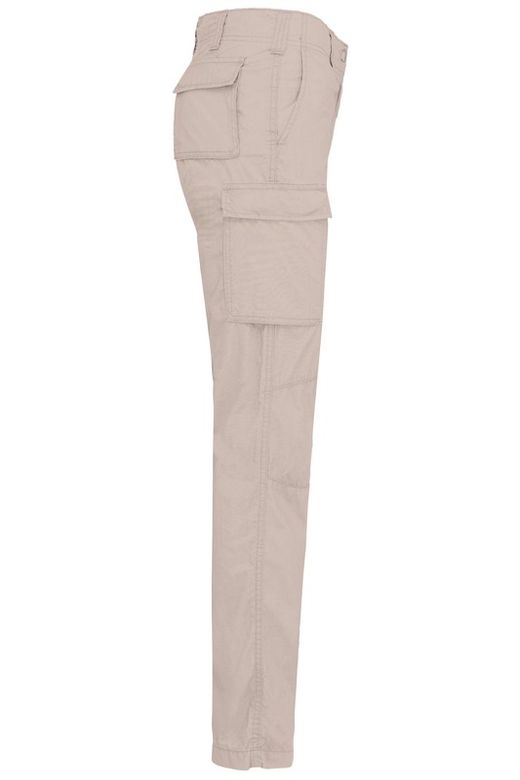 Leichte Damenhose mit mehreren Taschen