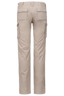 Leichte Damenhose mit mehreren Taschen