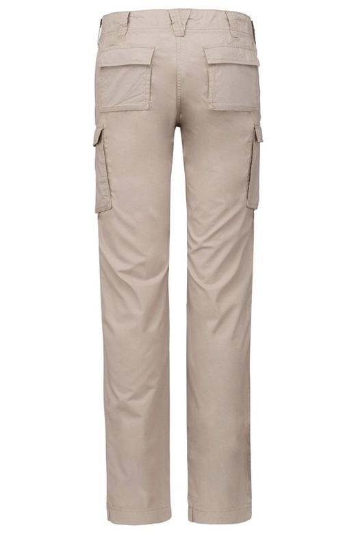 Leichte Damenhose mit mehreren Taschen