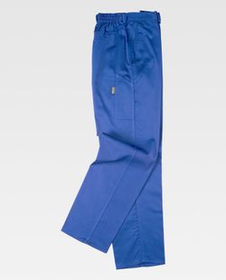 Pantalón recto con dos bolsos de abertura inclinada en los costados. Azulina