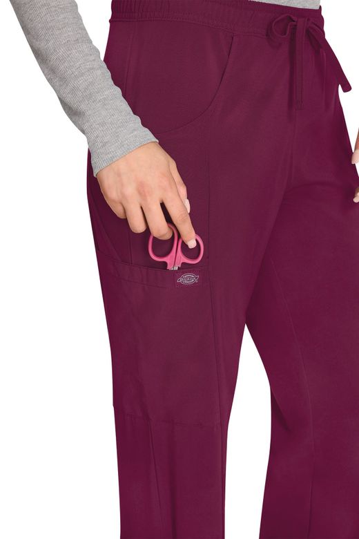 Damenhose mit mittlerem Bund und Kordelzug
