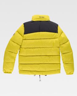 Parka Exterior: 100% Nylon reciclado. Relleno: 100% Pluma de pato reciclada. Forro: 100% Poliéster. de color Amarillo Oscuro Ref: 12103103