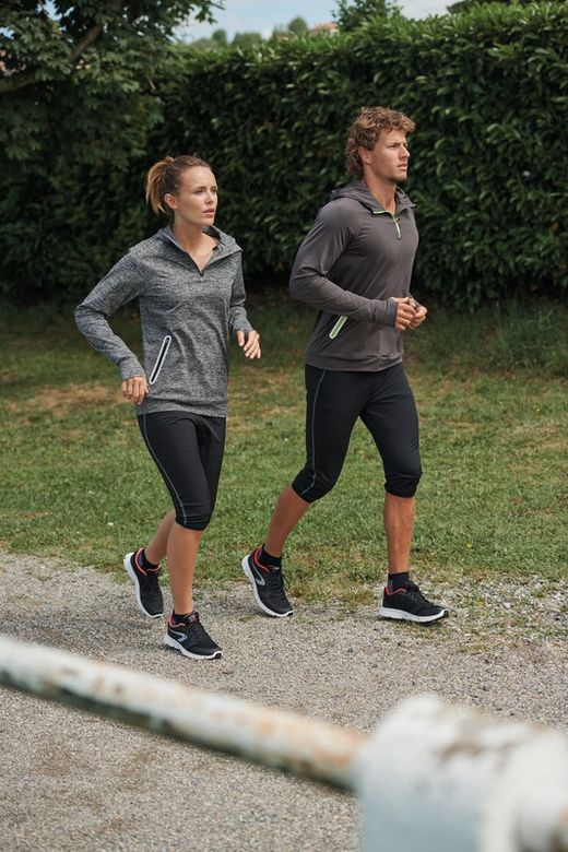 Sudadera deportiva capucha 1/4 cremallera