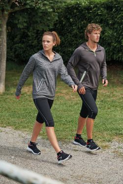 Sudadera deportiva capucha 1/4 cremallera