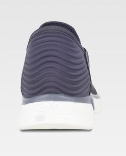 Zapatilla de color Gris