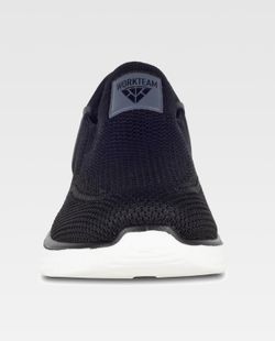 Zapatilla de color Negro