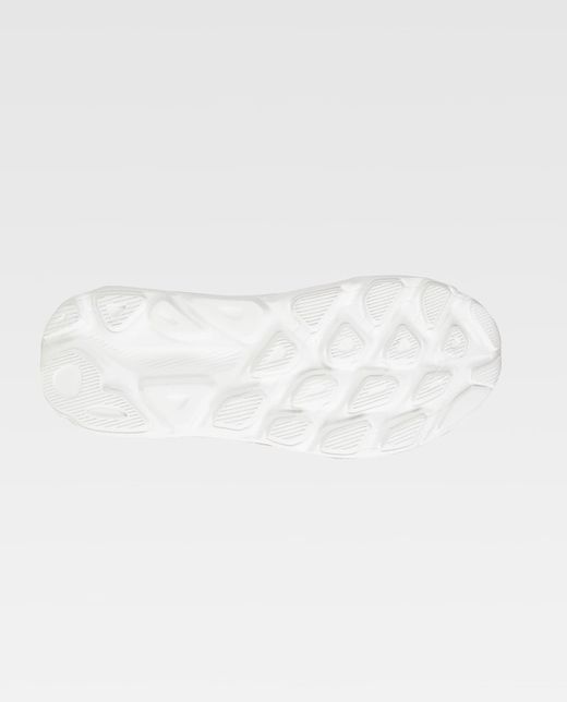 Zapatilla de color Negro