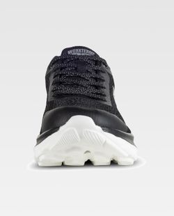 Zapatilla de color Negro