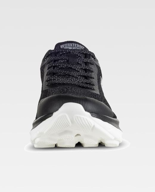 Zapatilla de color Negro