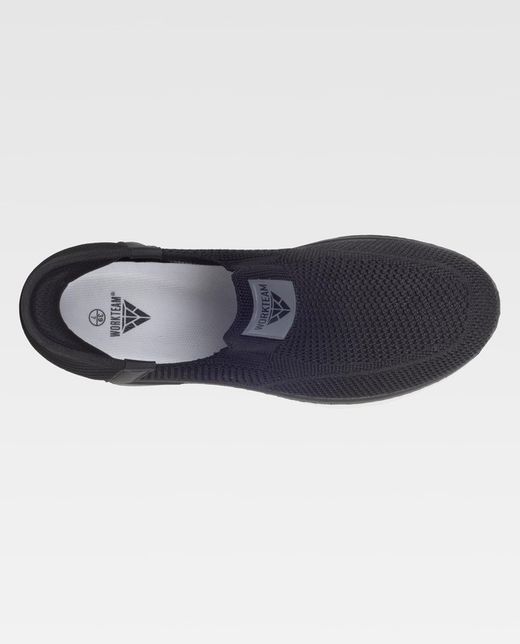 Zapatilla de color Negro