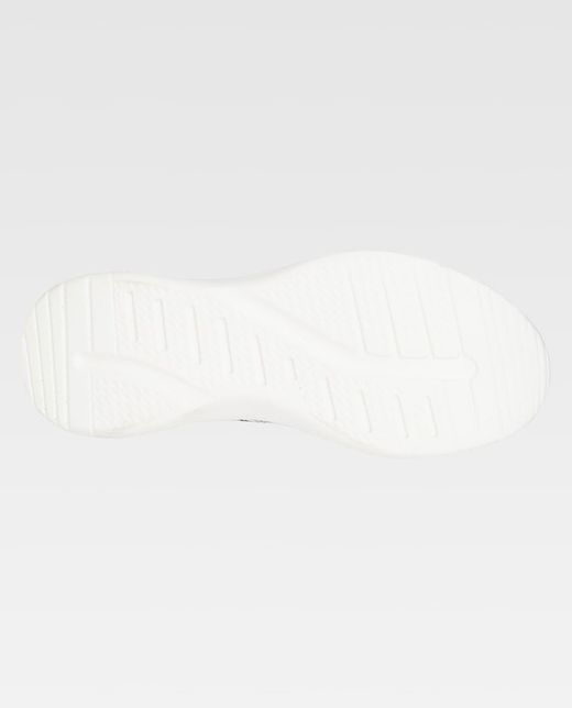 Zapatilla de color Negro