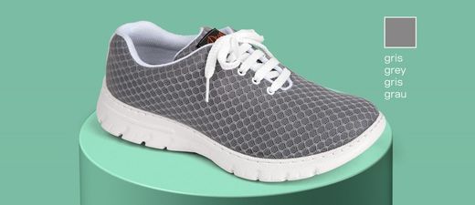 Chaussure Blucher avec une coupe d'une seule pièce, sans couture et avec fermeture en dentelle. Gris